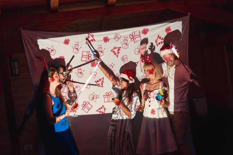 Fun Family Activities Using a Christmas Outdoor Projector WEWATCH